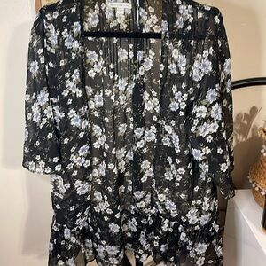 American Eagle outfitters kimono, black floral with ruffle, medium